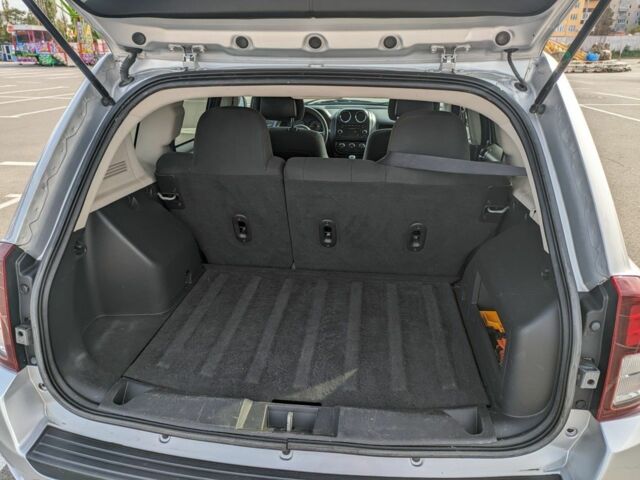 Сірий Джип Compass, об'ємом двигуна 2.4 л та пробігом 172 тис. км за 9000 $, фото 22 на Automoto.ua