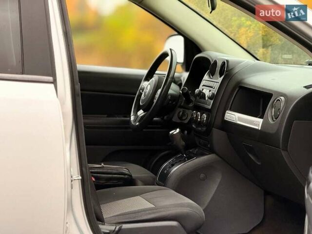 Сірий Джип Compass, об'ємом двигуна 2 л та пробігом 147 тис. км за 10000 $, фото 13 на Automoto.ua