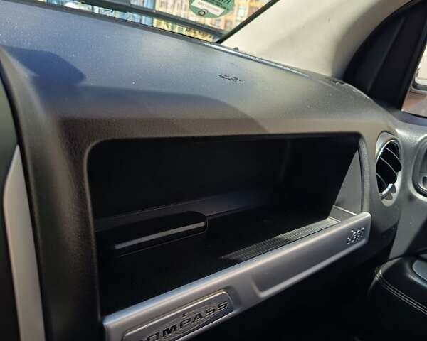 Серый Джип Компас, объемом двигателя 2.36 л и пробегом 125 тыс. км за 11500 $, фото 15 на Automoto.ua