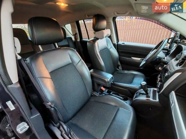 Джип Compass 2013 у Тысменице на Automoto.ua Сірий Джип Compass, об'ємом двигуна 2.36 л та пробігом 89 тис. км за 10800 $, фото 15 на Automoto.ua