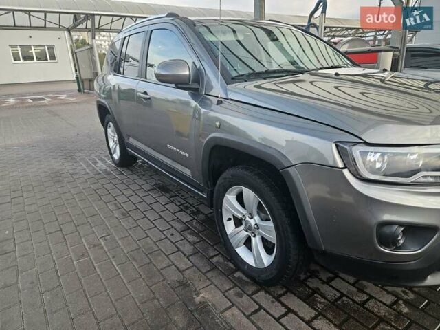 Сірий Джип Compass, об'ємом двигуна 2.36 л та пробігом 90 тис. км за 9000 $, фото 1 на Automoto.ua