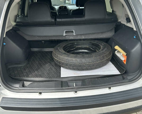 Серый Джип Компас, объемом двигателя 2.4 л и пробегом 240 тыс. км за 10000 $, фото 13 на Automoto.ua