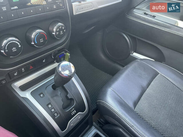 Сірий Джип Compass, об'ємом двигуна 2.4 л та пробігом 216 тис. км за 9700 $, фото 2 на Automoto.ua