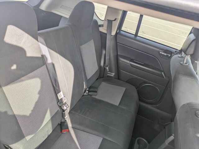 Сірий Джип Compass, об'ємом двигуна 2.4 л та пробігом 172 тис. км за 9000 $, фото 15 на Automoto.ua