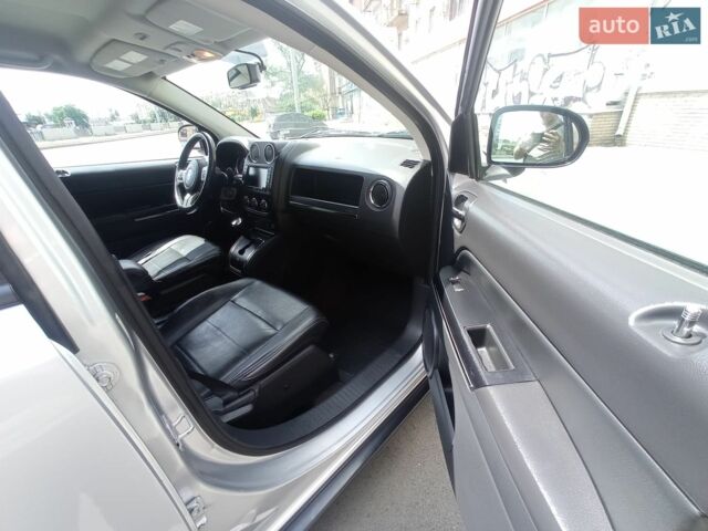 Сірий Джип Compass, об'ємом двигуна 2.36 л та пробігом 239 тис. км за 9400 $, фото 4 на Automoto.ua