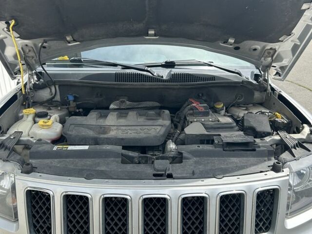 Серый Джип Компас, объемом двигателя 2.4 л и пробегом 240 тыс. км за 9400 $, фото 10 на Automoto.ua