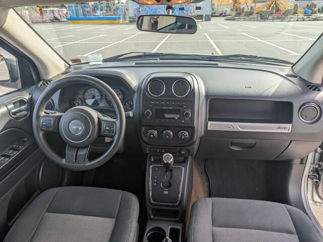 Сірий Джип Compass, об'ємом двигуна 2.4 л та пробігом 172 тис. км за 9000 $, фото 10 на Automoto.ua