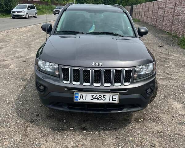 Сірий Джип Compass, об'ємом двигуна 2 л та пробігом 170 тис. км за 9300 $, фото 3 на Automoto.ua