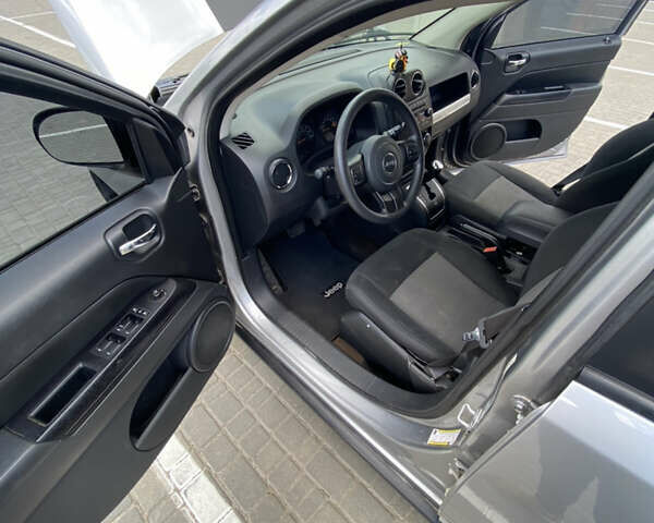 Сірий Джип Compass, об'ємом двигуна 2 л та пробігом 200 тис. км за 10500 $, фото 7 на Automoto.ua