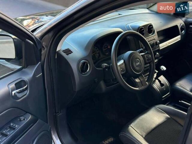 Сірий Джип Compass, об'ємом двигуна 2 л та пробігом 134 тис. км за 9300 $, фото 6 на Automoto.ua