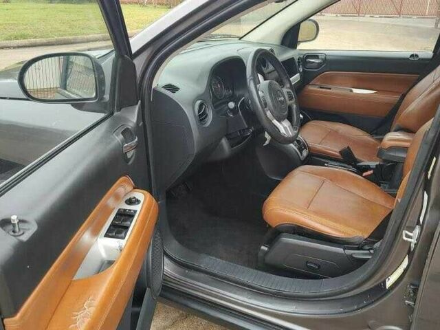 Серый Джип Компас, объемом двигателя 2.4 л и пробегом 85 тыс. км за 5600 $, фото 5 на Automoto.ua