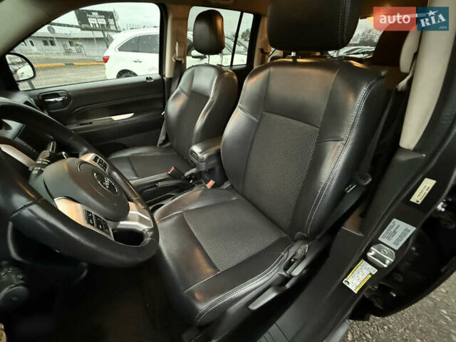 Сірий Джип Compass, об'ємом двигуна 2.36 л та пробігом 263 тис. км за 11490 $, фото 12 на Automoto.ua