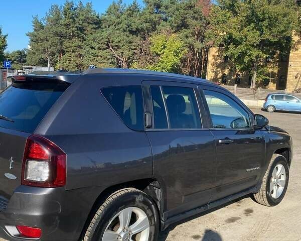 Серый Джип Компас, объемом двигателя 2.36 л и пробегом 264 тыс. км за 9800 $, фото 2 на Automoto.ua