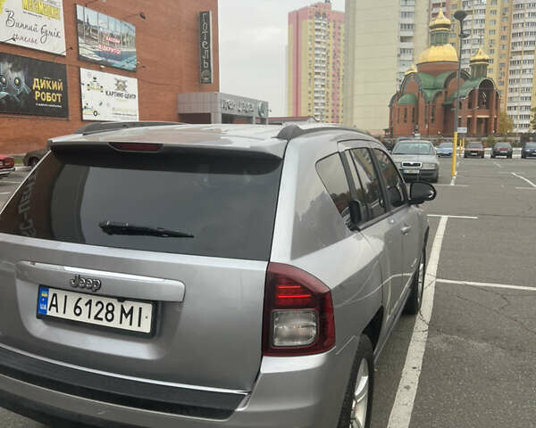 Серый Джип Компас, объемом двигателя 2.36 л и пробегом 257 тыс. км за 9300 $, фото 5 на Automoto.ua