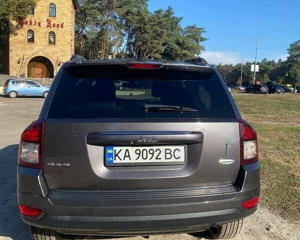 Серый Джип Компас, объемом двигателя 2.36 л и пробегом 264 тыс. км за 9800 $, фото 1 на Automoto.ua