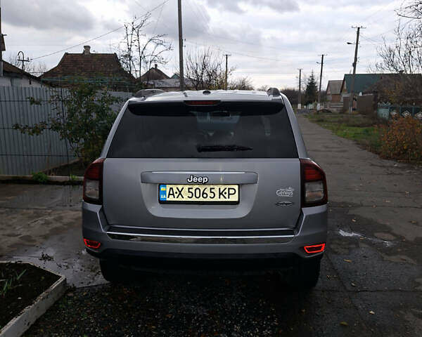 Серый Джип Компас, объемом двигателя 2 л и пробегом 280 тыс. км за 10500 $, фото 7 на Automoto.ua