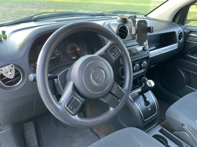 Сірий Джип Compass, об'ємом двигуна 2 л та пробігом 236 тис. км за 9300 $, фото 4 на Automoto.ua