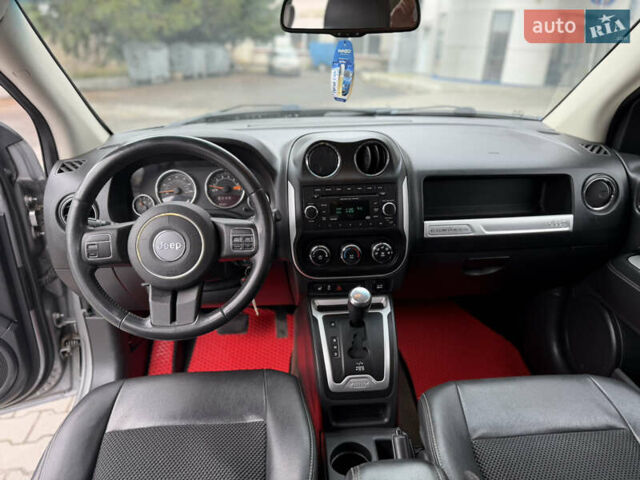 Серый Джип Компас, объемом двигателя 2.4 л и пробегом 220 тыс. км за 8650 $, фото 3 на Automoto.ua