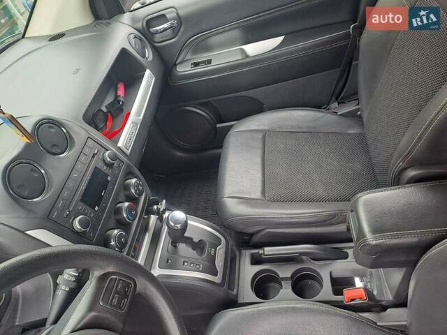 Серый Джип Компас, объемом двигателя 2.4 л и пробегом 138 тыс. км за 10250 $, фото 19 на Automoto.ua