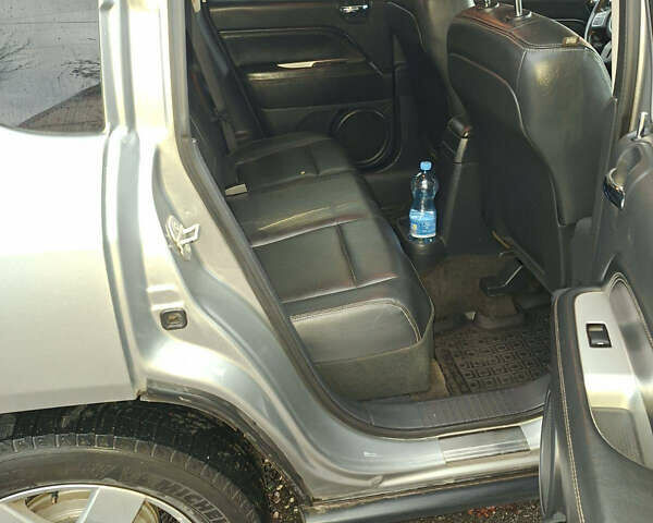 Серый Джип Компас, объемом двигателя 2 л и пробегом 280 тыс. км за 10500 $, фото 13 на Automoto.ua