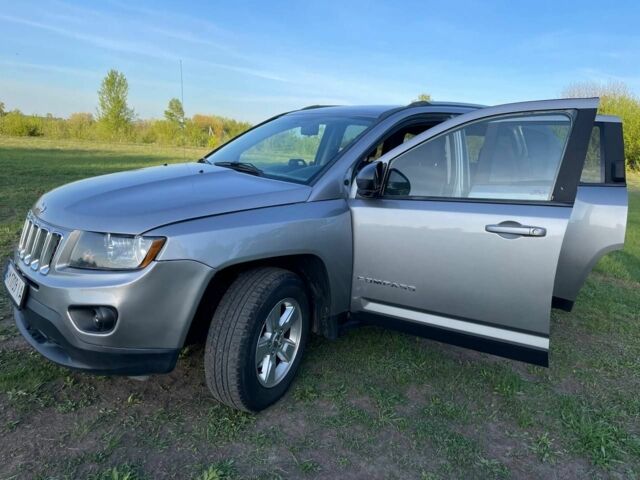 Сірий Джип Compass, об'ємом двигуна 2 л та пробігом 236 тис. км за 9300 $, фото 1 на Automoto.ua