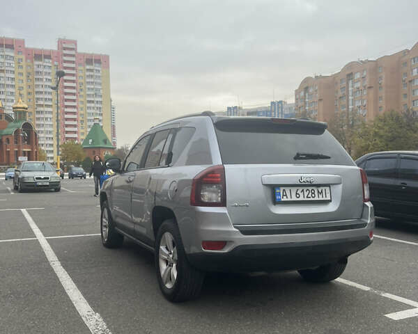 Серый Джип Компас, объемом двигателя 2.36 л и пробегом 257 тыс. км за 9300 $, фото 10 на Automoto.ua