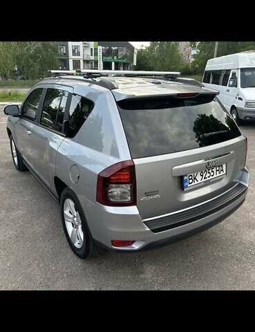 Сірий Джип Compass, об'ємом двигуна 2.4 л та пробігом 179 тис. км за 10900 $, фото 5 на Automoto.ua