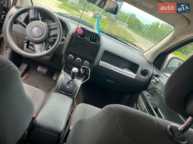 Сірий Джип Compass, об'ємом двигуна 2 л та пробігом 170 тис. км за 9300 $, фото 8 на Automoto.ua