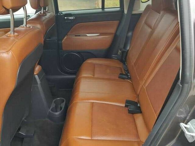 Серый Джип Компас, объемом двигателя 2.4 л и пробегом 85 тыс. км за 5600 $, фото 9 на Automoto.ua