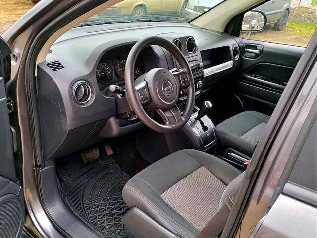 Сірий Джип Compass, об'ємом двигуна 2.4 л та пробігом 155 тис. км за 10000 $, фото 10 на Automoto.ua