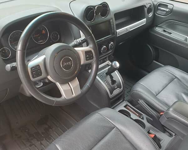 Сірий Джип Compass, об'ємом двигуна 2 л та пробігом 80 тис. км за 8300 $, фото 33 на Automoto.ua