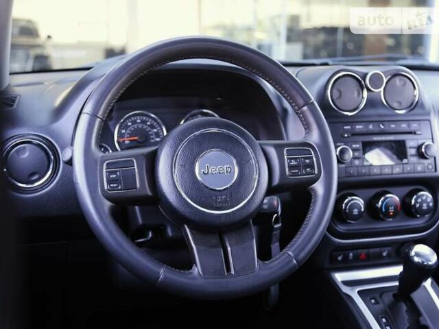Сірий Джип Compass, об'ємом двигуна 2.36 л та пробігом 190 тис. км за 10500 $, фото 16 на Automoto.ua