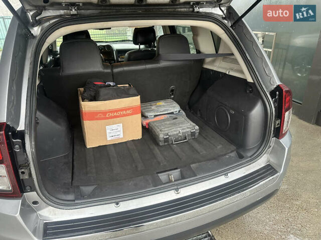 Серый Джип Компас, объемом двигателя 2.4 л и пробегом 160 тыс. км за 10500 $, фото 10 на Automoto.ua