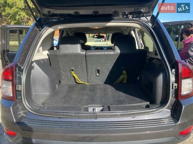 Серый Джип Компас, объемом двигателя 2.36 л и пробегом 264 тыс. км за 9800 $, фото 9 на Automoto.ua