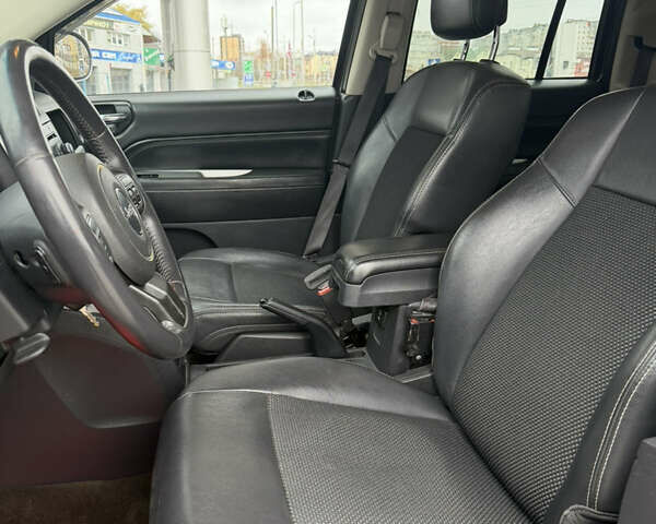 Серый Джип Компас, объемом двигателя 2.4 л и пробегом 220 тыс. км за 8650 $, фото 16 на Automoto.ua