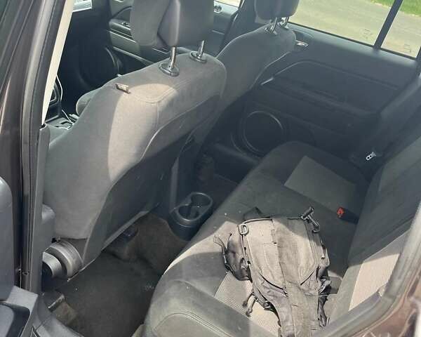 Сірий Джип Compass, об'ємом двигуна 2 л та пробігом 170 тис. км за 9300 $, фото 5 на Automoto.ua