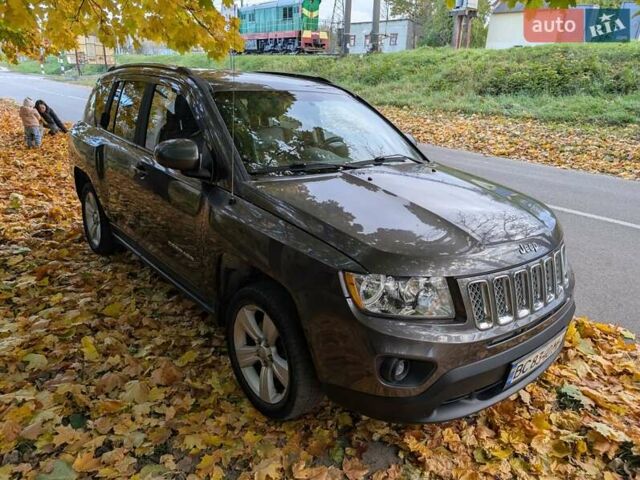 Джип Compass 2014 у Львові на Automoto.ua Сірий Джип Compass, об'ємом двигуна 2.4 л та пробігом 248 тис. км за 9300 $, фото 5 на Automoto.ua