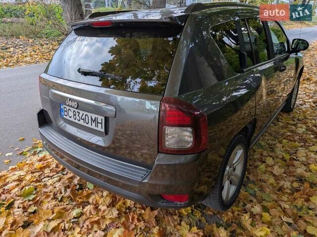 Джип Compass 2014 у Львові на Automoto.ua Сірий Джип Compass, об'ємом двигуна 2.4 л та пробігом 248 тис. км за 9300 $, фото 3 на Automoto.ua