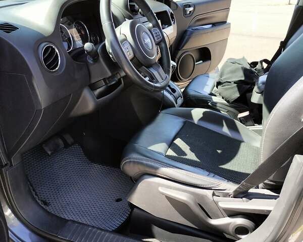Сірий Джип Compass, об'ємом двигуна 2.36 л та пробігом 154 тис. км за 10200 $, фото 16 на Automoto.ua