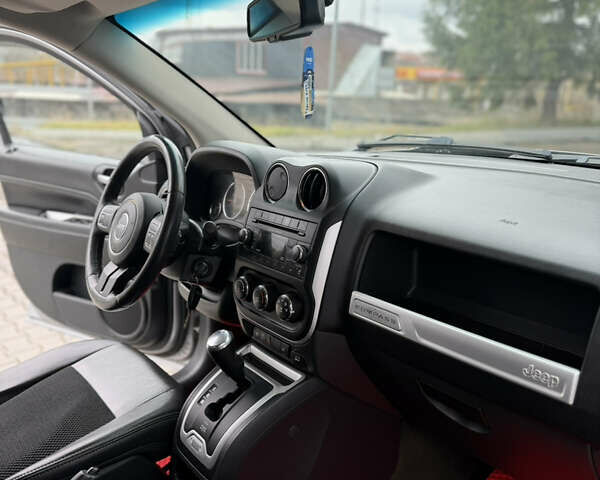 Серый Джип Компас, объемом двигателя 2.4 л и пробегом 220 тыс. км за 8650 $, фото 13 на Automoto.ua
