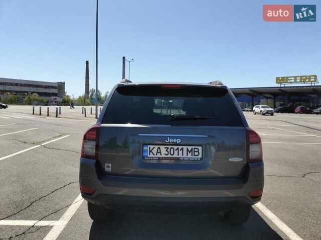 Сірий Джип Compass, об'ємом двигуна 2.36 л та пробігом 154 тис. км за 10200 $, фото 4 на Automoto.ua