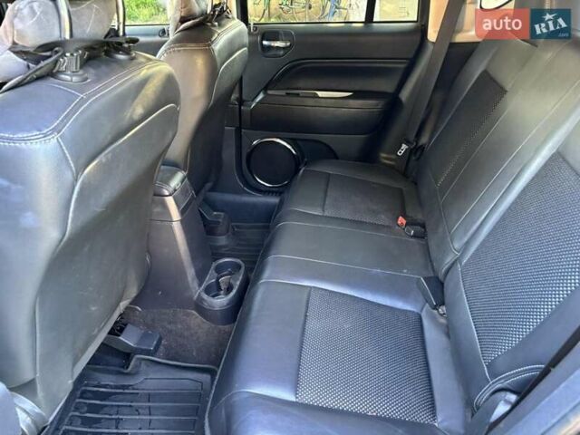 Сірий Джип Compass, об'ємом двигуна 2.36 л та пробігом 102 тис. км за 11300 $, фото 4 на Automoto.ua