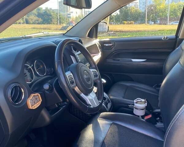 Серый Джип Компас, объемом двигателя 2.36 л и пробегом 264 тыс. км за 9800 $, фото 4 на Automoto.ua