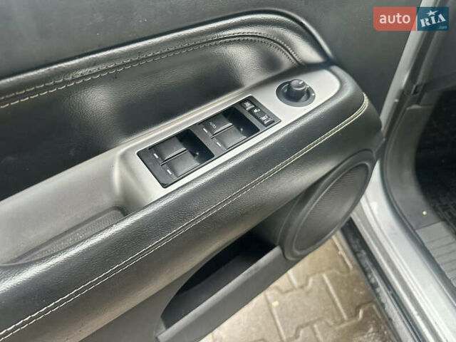 Серый Джип Компас, объемом двигателя 2.4 л и пробегом 160 тыс. км за 10500 $, фото 14 на Automoto.ua