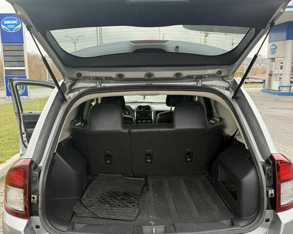 Серый Джип Компас, объемом двигателя 2.4 л и пробегом 220 тыс. км за 8650 $, фото 26 на Automoto.ua