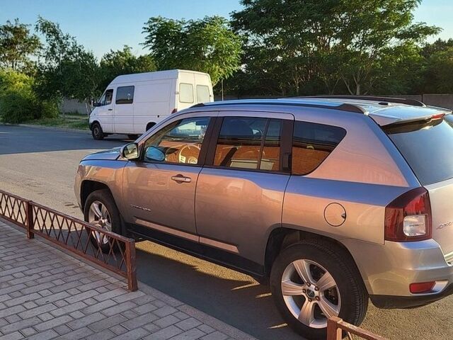 Серый Джип Компас, объемом двигателя 2.5 л и пробегом 168 тыс. км за 10500 $, фото 7 на Automoto.ua