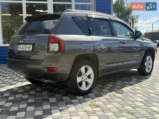 Сірий Джип Compass, об'ємом двигуна 2 л та пробігом 131 тис. км за 9300 $, фото 4 на Automoto.ua