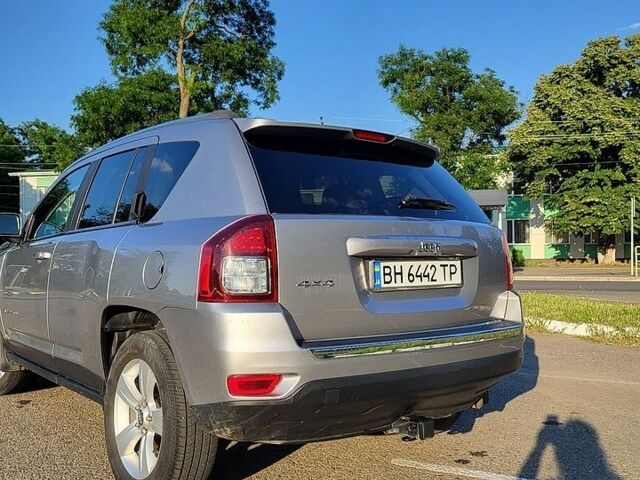 Серый Джип Компас, объемом двигателя 2.5 л и пробегом 168 тыс. км за 10500 $, фото 3 на Automoto.ua
