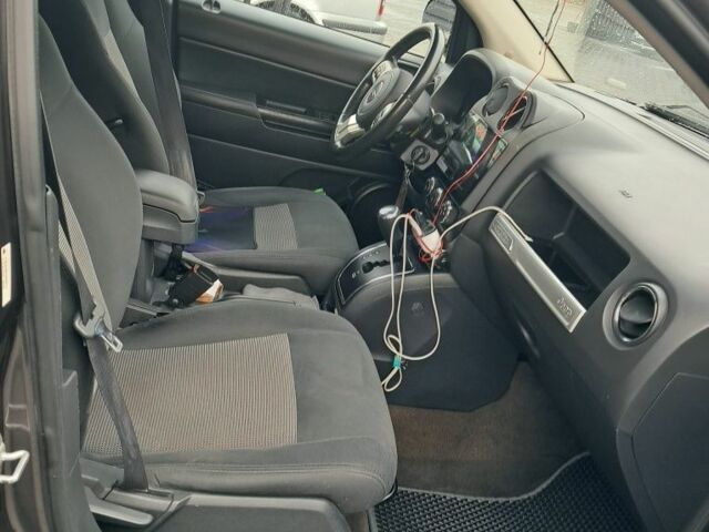 Серый Джип Компас, объемом двигателя 2.4 л и пробегом 146 тыс. км за 291 $, фото 2 на Automoto.ua