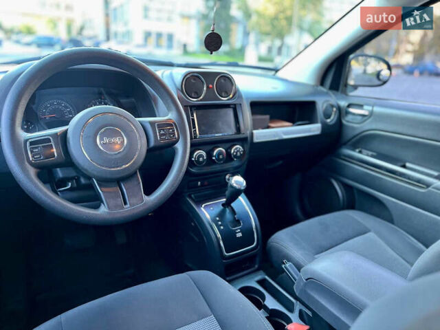 Сірий Джип Compass, об'ємом двигуна 2 л та пробігом 163 тис. км за 9300 $, фото 13 на Automoto.ua